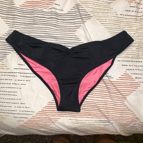VIctoria’s Secret Pink Cheeky Bottoms - Picture 5 of 6